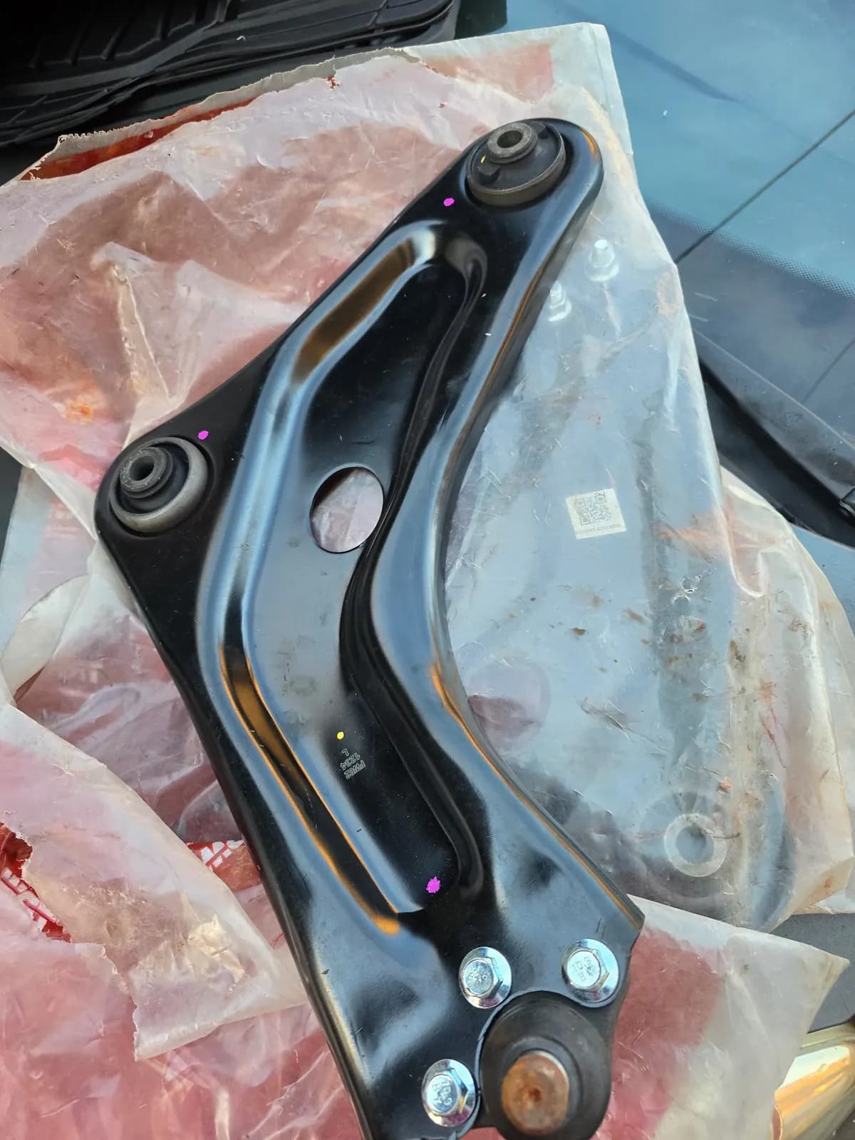Photo de l'annonce : Bras de suspension — Chirongui (Véhicules)