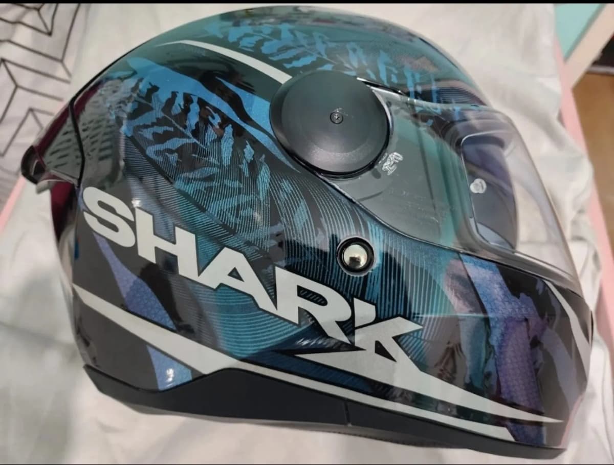 Photo de l'annonce : Casque intégral SHARK — Dzaoudzi · Labattoir (Véhicules)