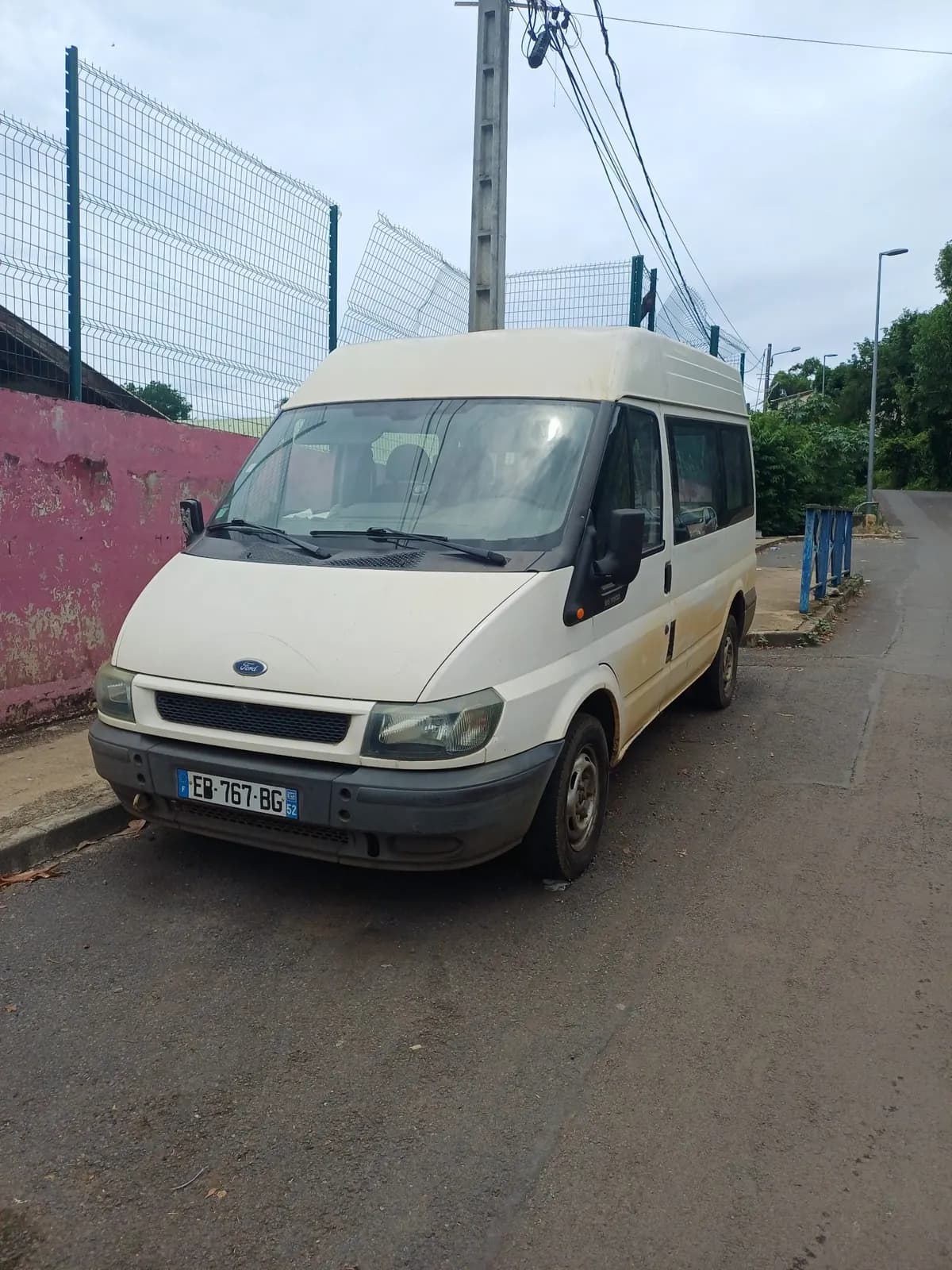 Photo de l'annonce : Ford transit 9 places — Bandrele (Véhicules)