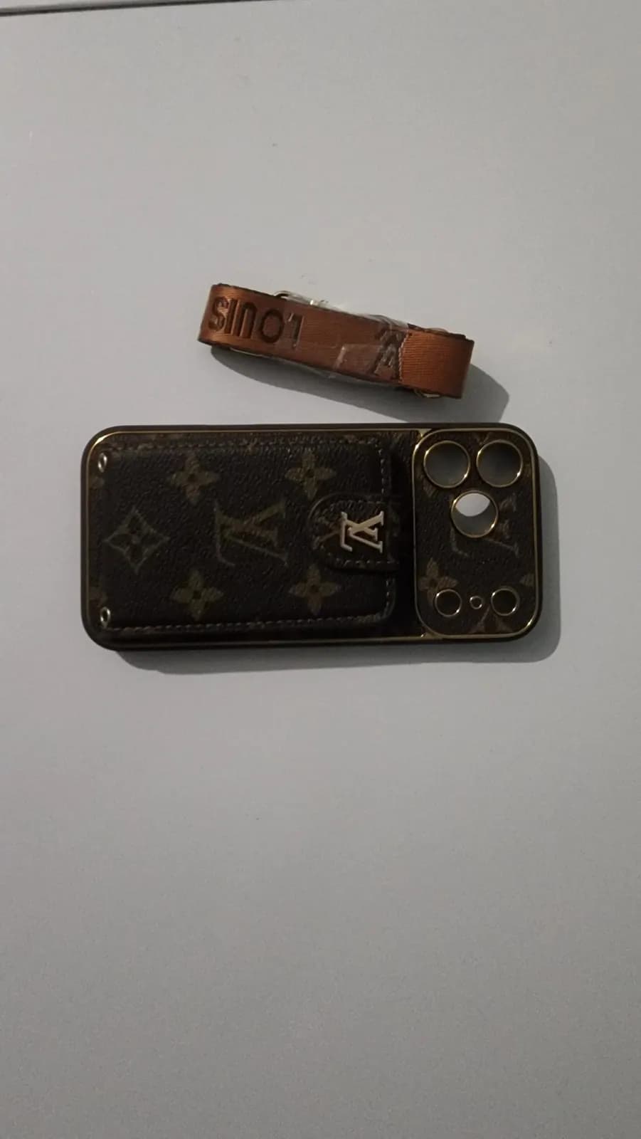 Photo de l'annonce : Coque téléphone monogramme + bracelet assorti — Boueni (Multimédia)