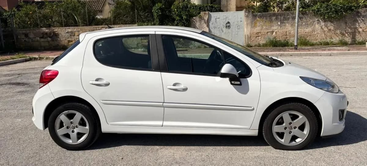 Photo de l'annonce : Peugeot 207 1.4 HDi 70CV 5p. Active — Bandraboua · Handrema (Véhicules)