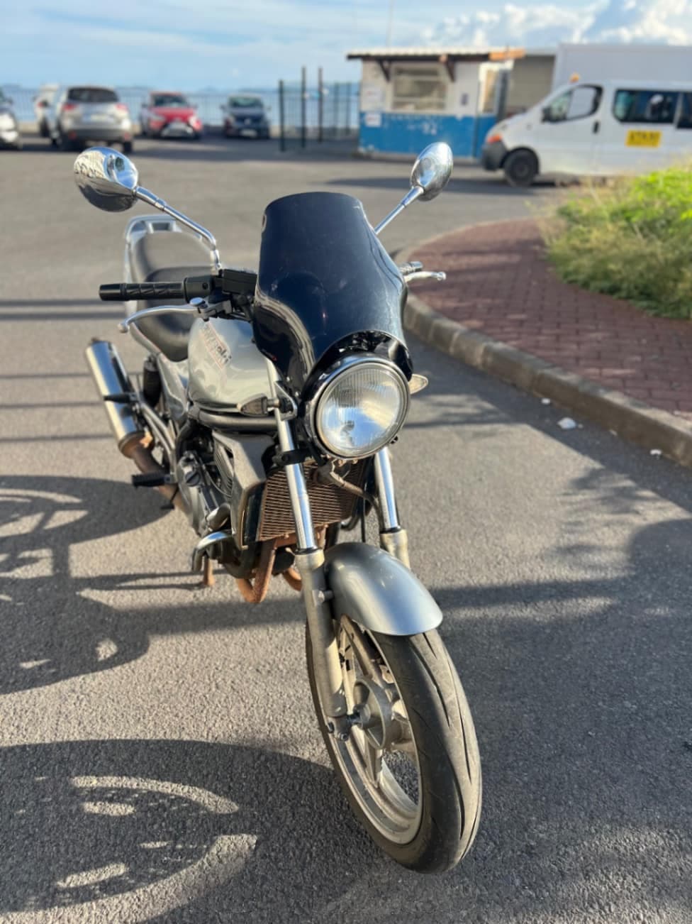 Photo de l'annonce : Moto Kawazaki — Dzaoudzi · Dzaoudzi-Rocher (Véhicules)
