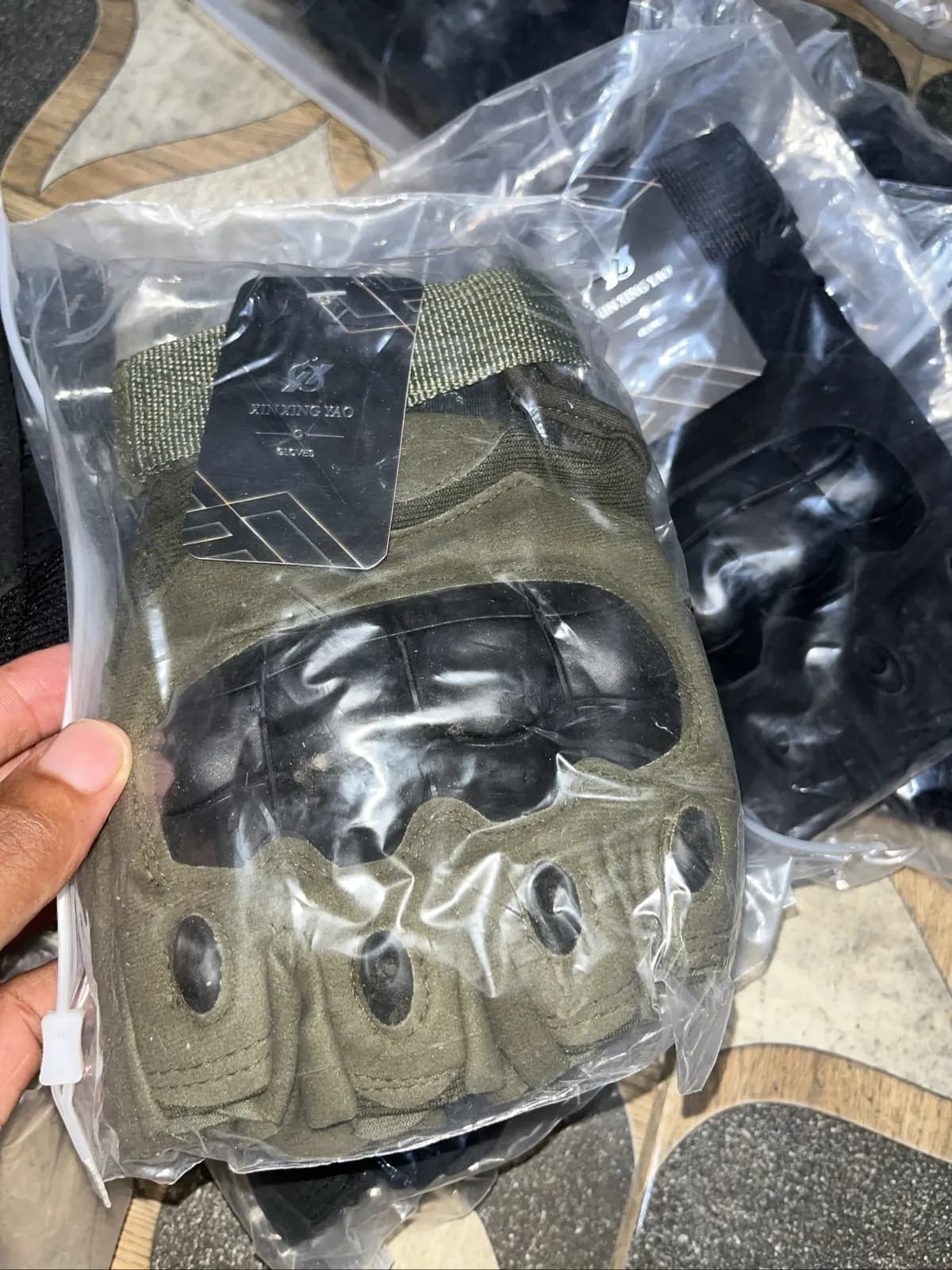 Photo de l'annonce : Gants automobiliste — Koungou · Kangani (Autres)