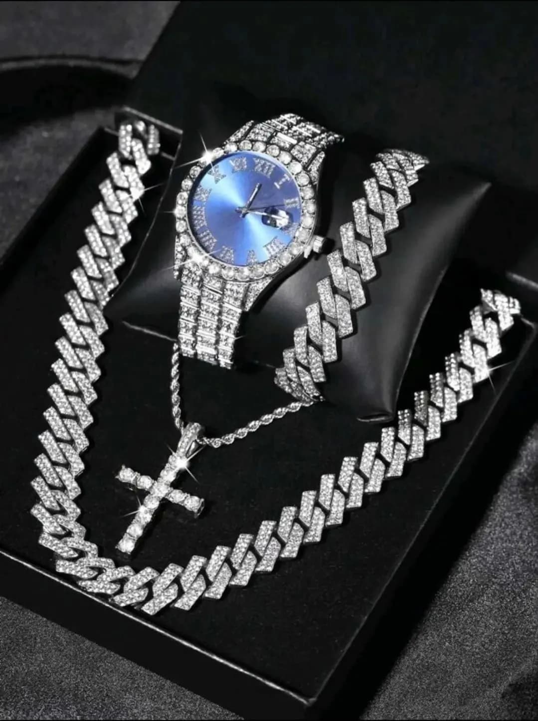 Photo de l'annonce : ENSEMBLE DE BIJOUX POUR HOMME — Mamoudzou · Tsoundzou 1 (Mode)