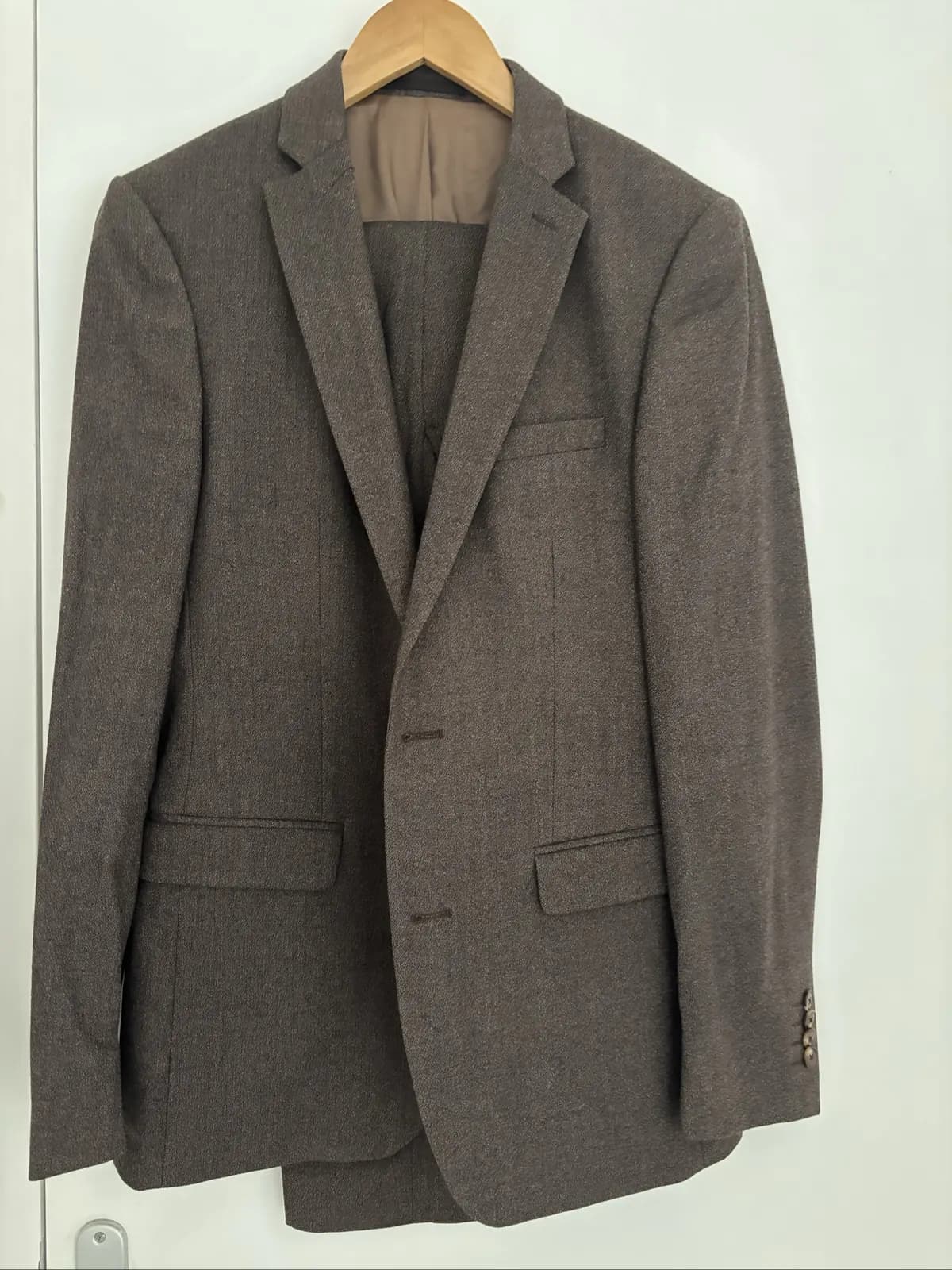 Photo de l'annonce : Costume marron Celio — Koungou · Majicavo-Lamir (Mode)