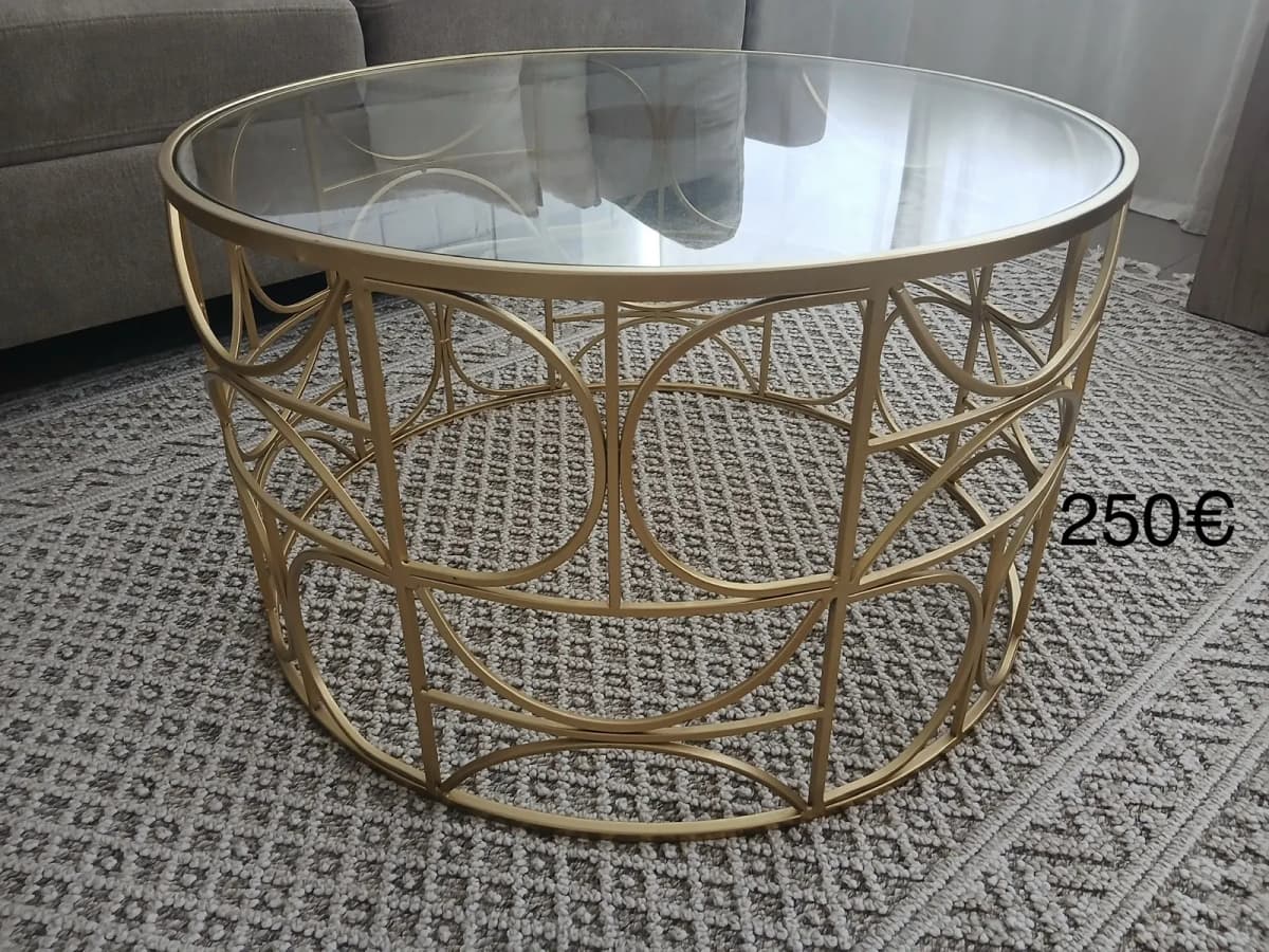 Photo de l'annonce : Table design doré et verre — Mamoudzou · Centre (Maison)