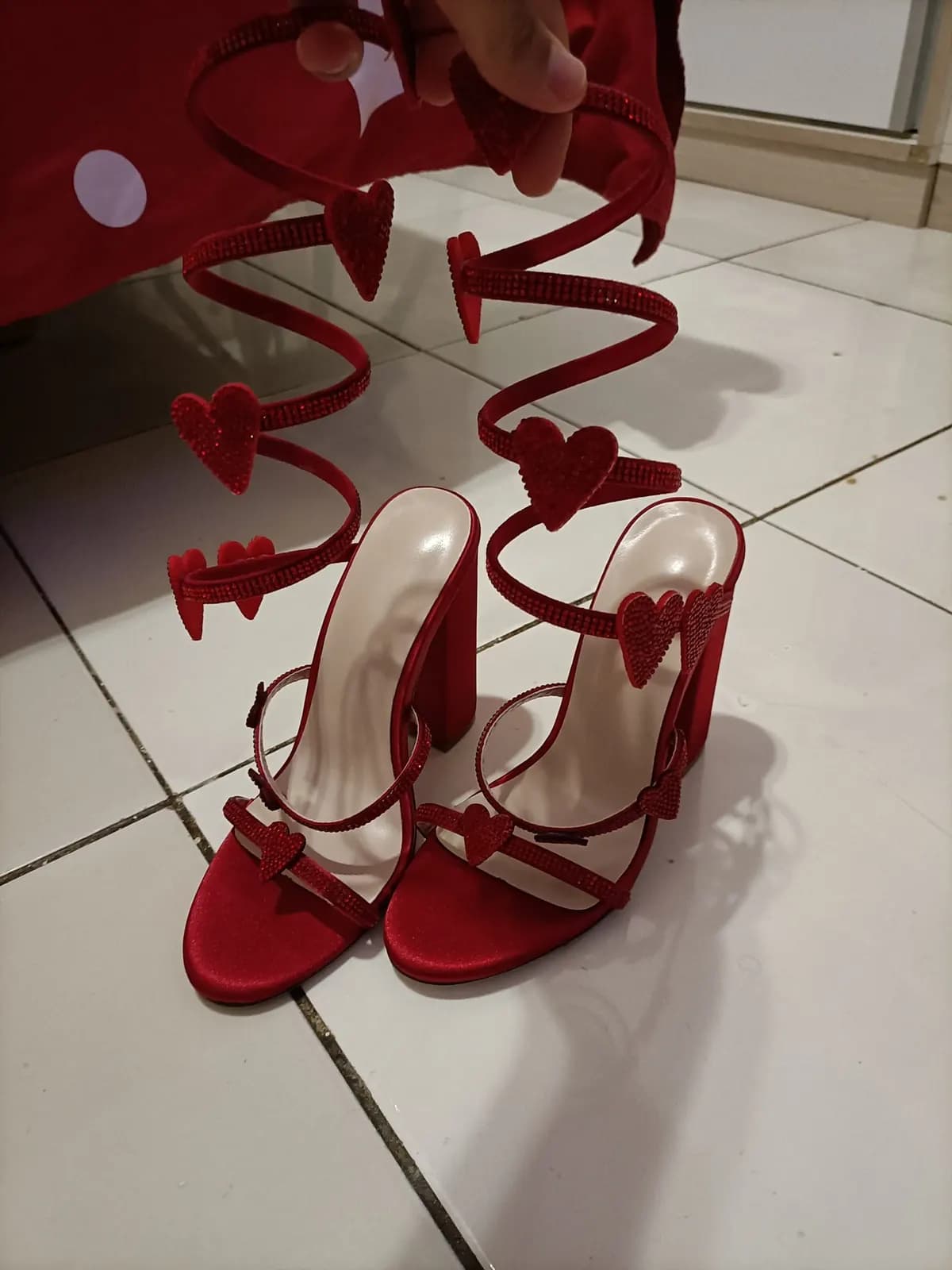 Photo de l'annonce : Chaussures à talons rouges — Chirongui (Mode)
