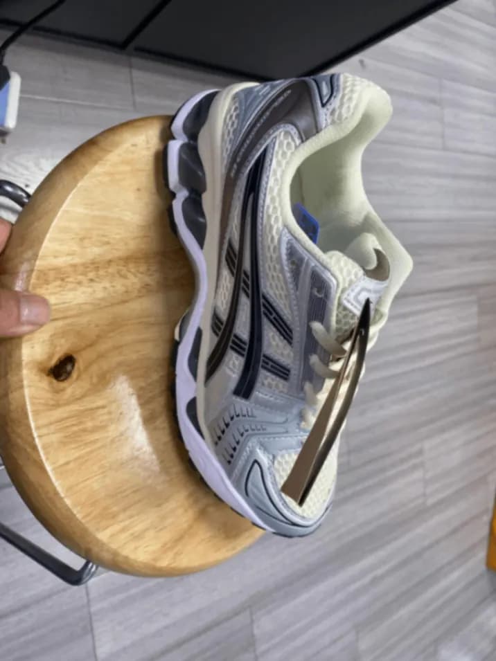 Photo de l'annonce : Asics GEL-KAYANO — Dzaoudzi (Mode)