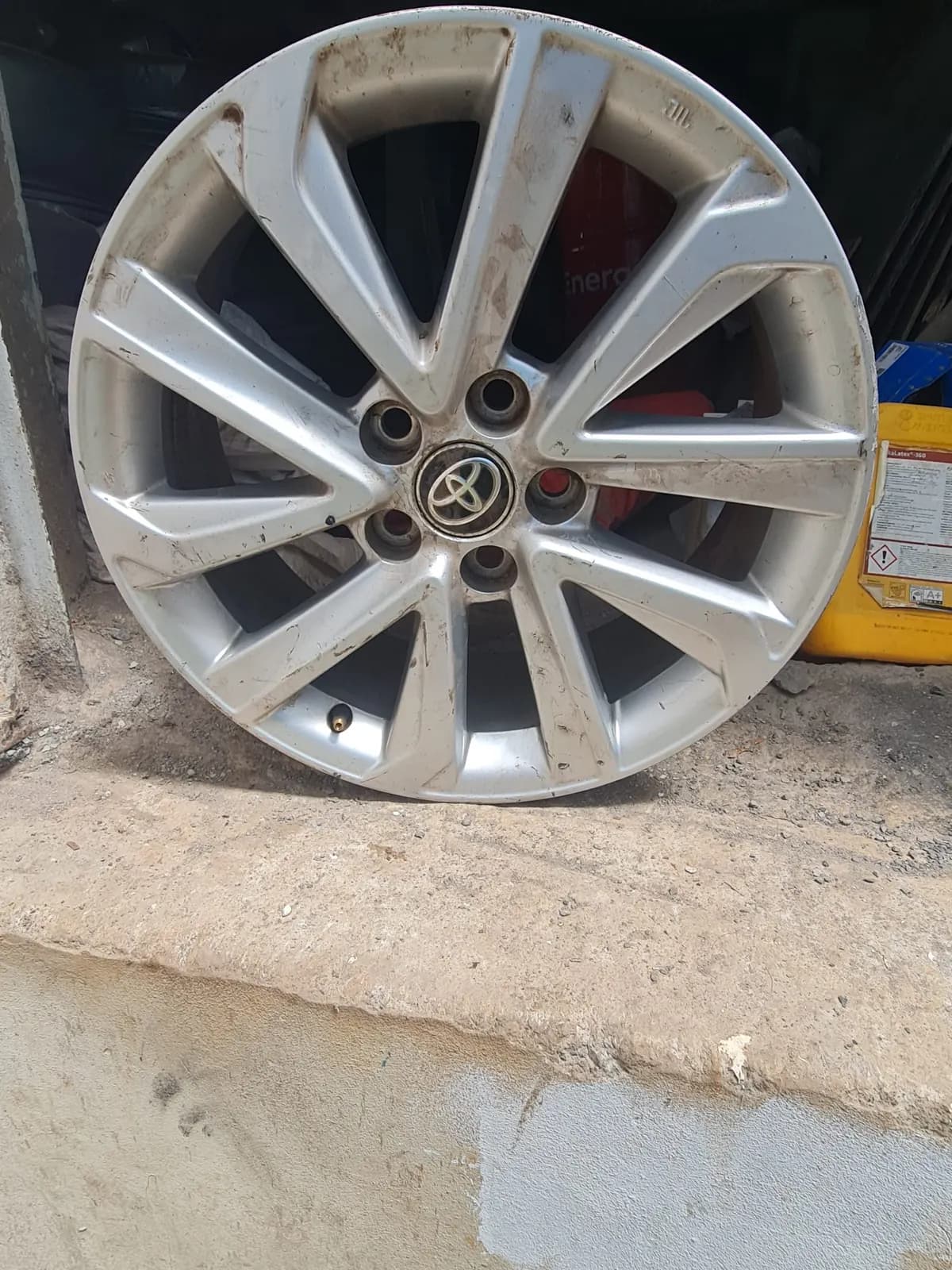 Photo de l'annonce : Jante Toyota — Ouangani (Véhicules)