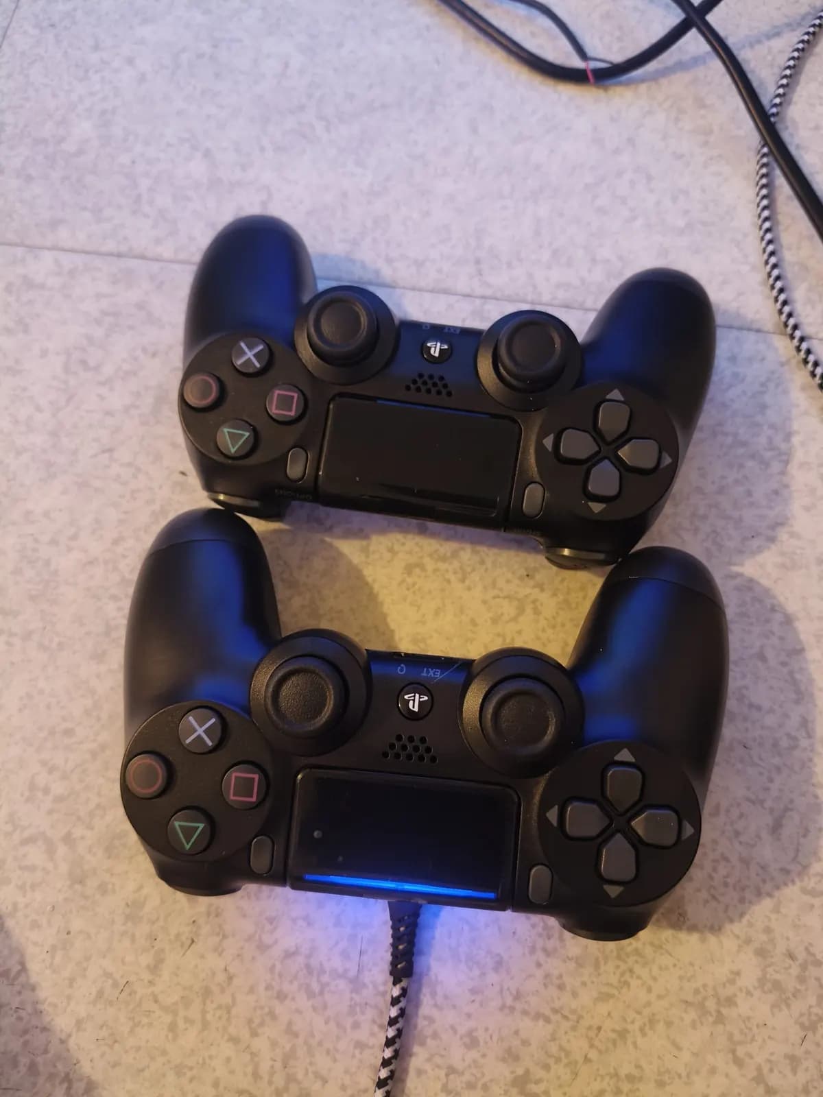 Photo de l'annonce : Manette de PS4 — Mamoudzou · Mtsapéré (Multimédia)