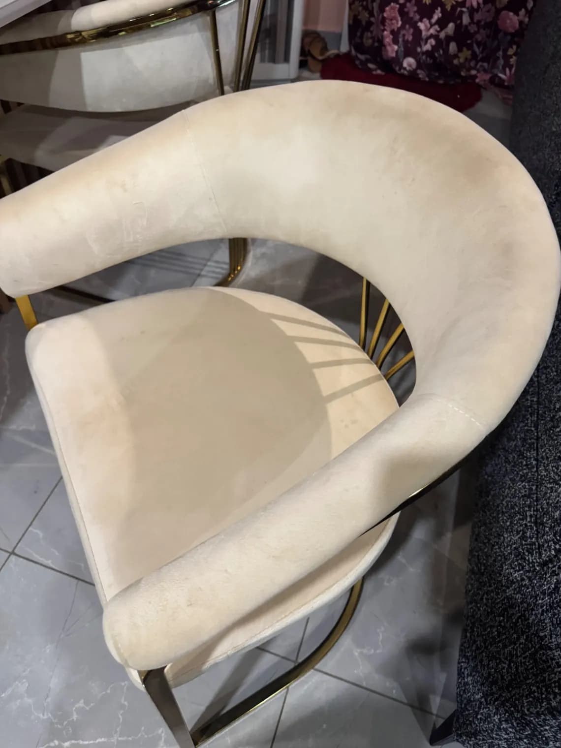 Photo de l'annonce : 6 chaises en velours — Mamoudzou (Maison)