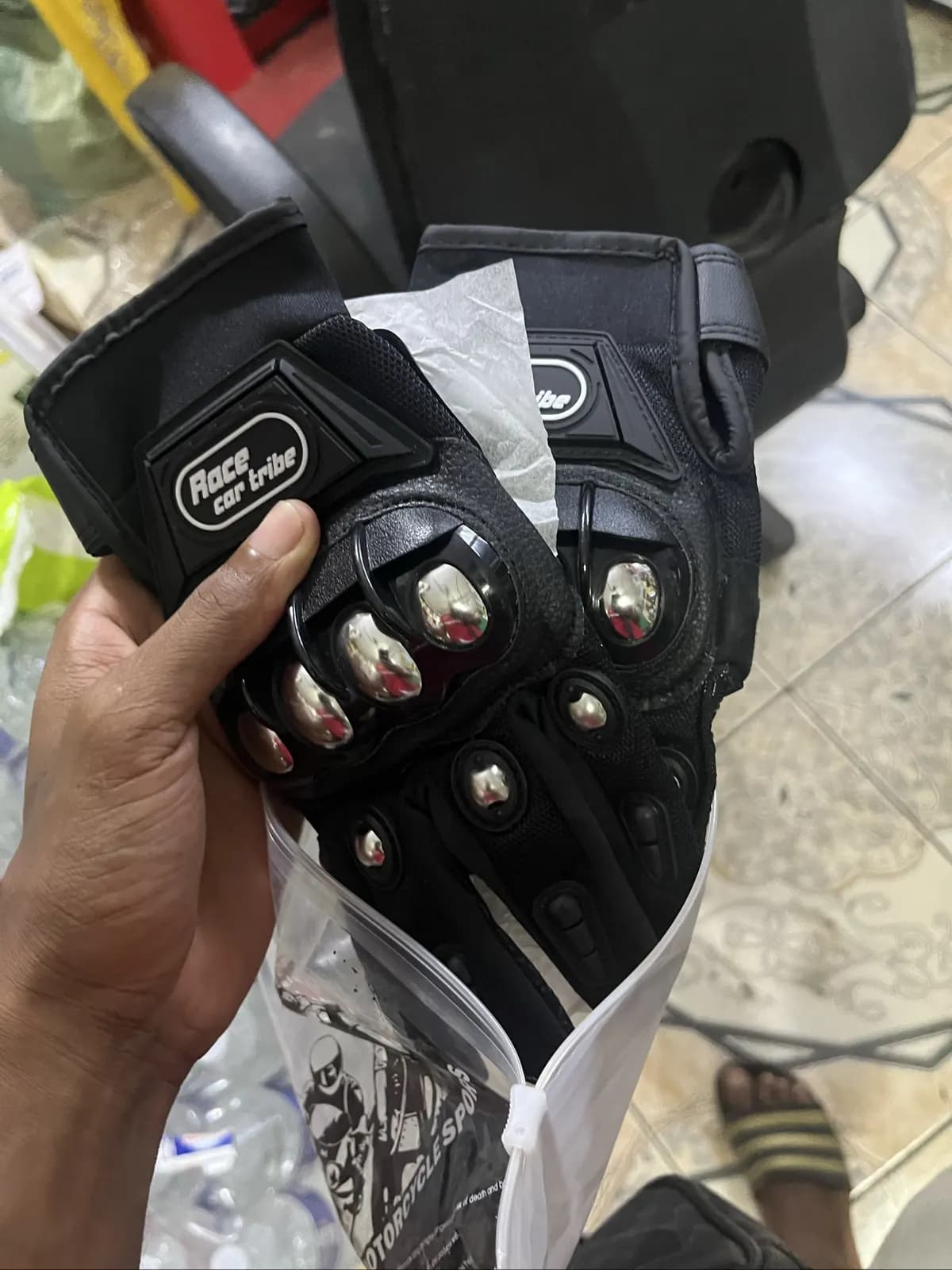 Photo de l'annonce : Gants automobiliste — Koungou · Kangani (Autres)