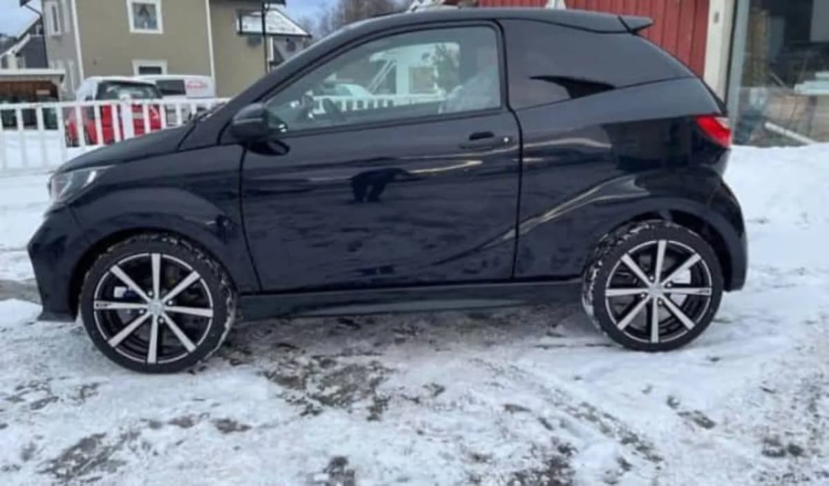 Photo de l'annonce : voiturette sans permis Aixam coupé — Dembeni · Iloni (Véhicules)