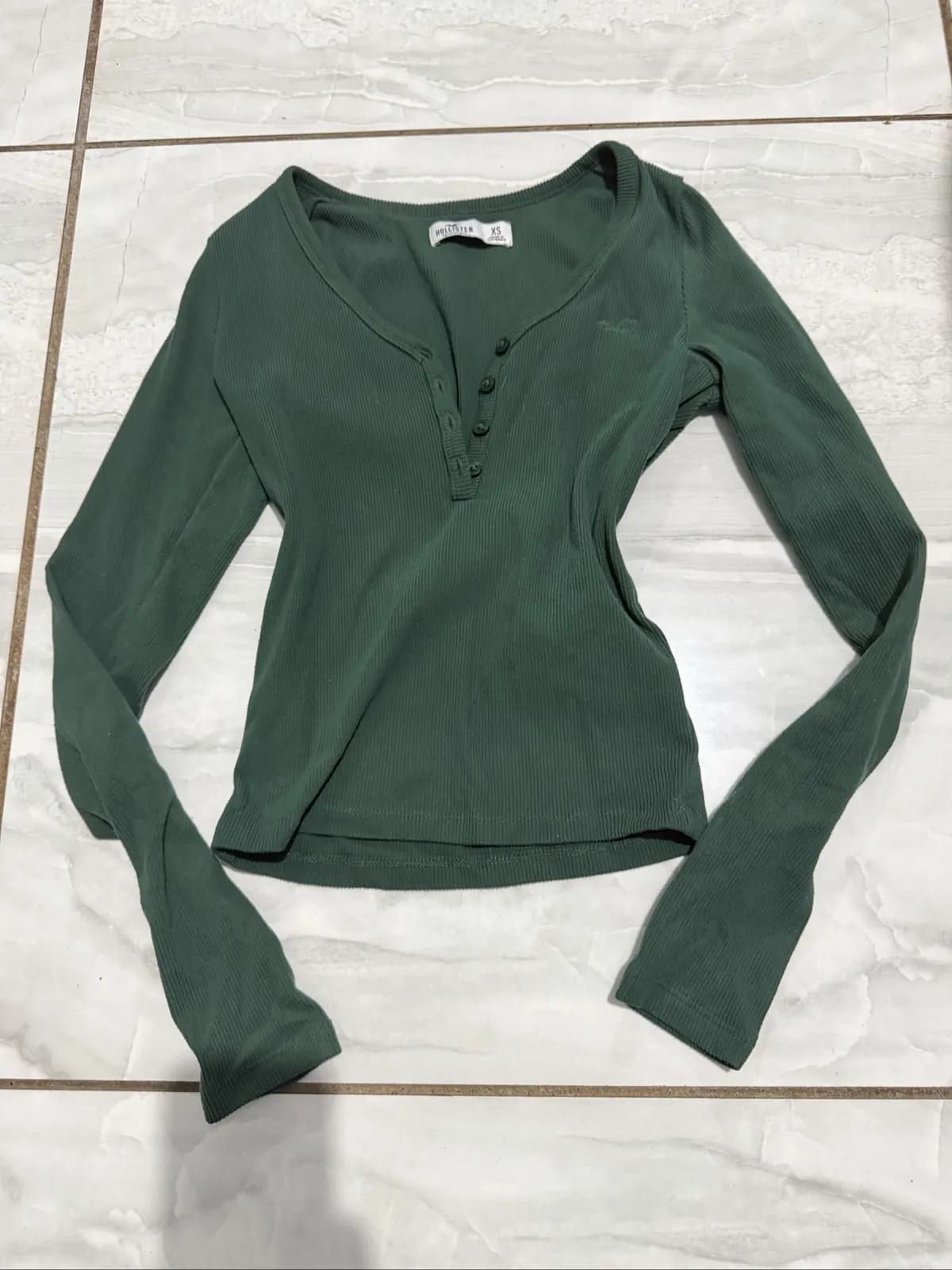 Photo de l'annonce : haut manches longues hollister — Mamoudzou (Mode)