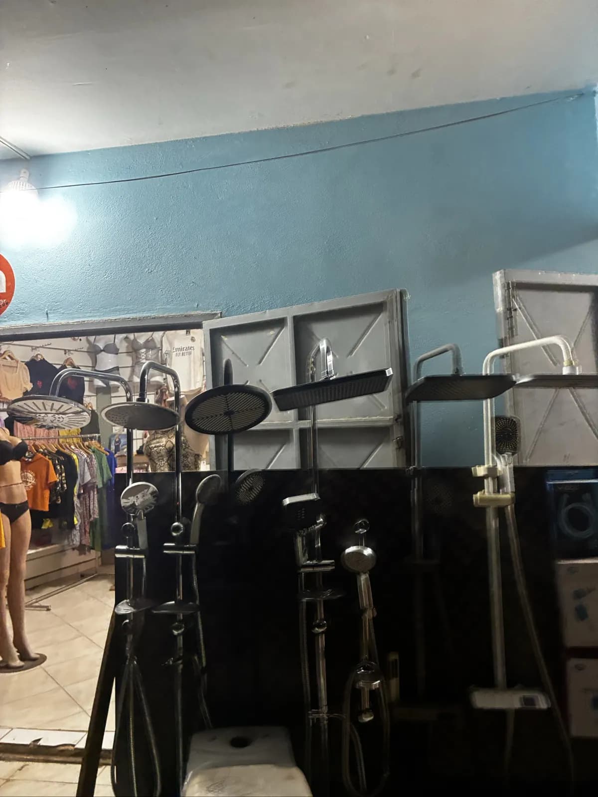 Photo de l'annonce : Barre de douche — Koungou · Majicavo-Koropa (Maison)
