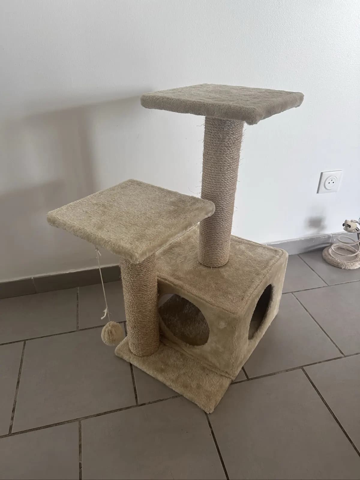 Photo de l'annonce : Arbre à chat — Dzaoudzi · Labattoir (Maison)